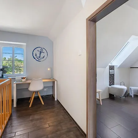 Haus Am Dorfteich C Kinderfreundlic Femern